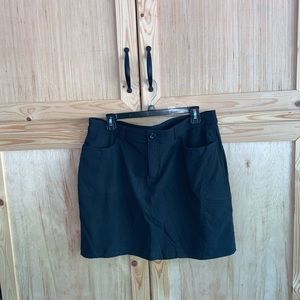 Eddie Bauer black sportsy skort size 12